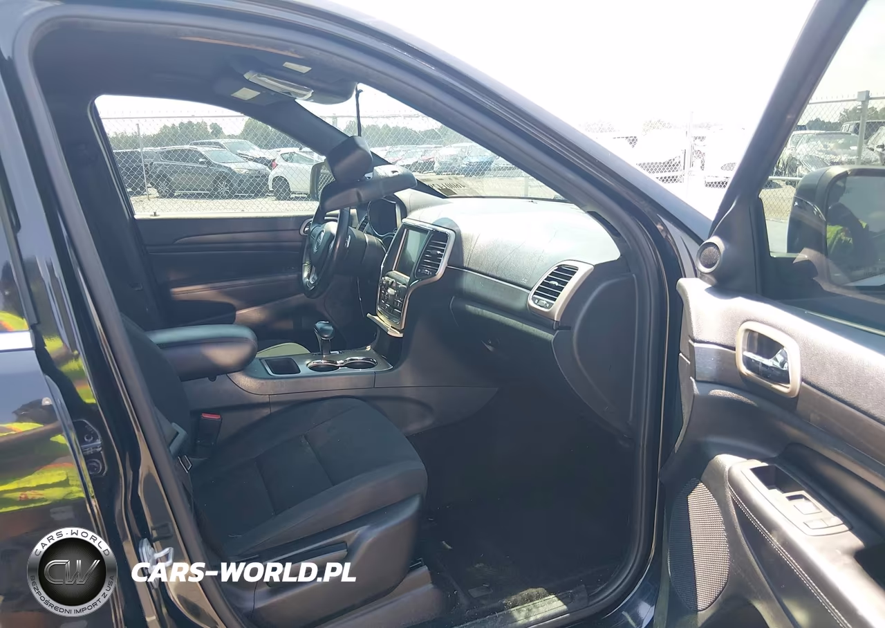 2015 Jeep Grand Cherokee Laredo VIN:1C4RJEAG0FC735159 - 5