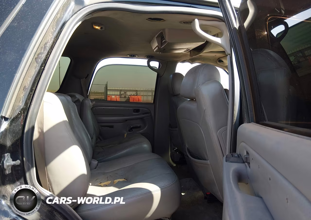 2005 Cadillac Escalade Standard VIN:1GYEC63N25R247329 - 8