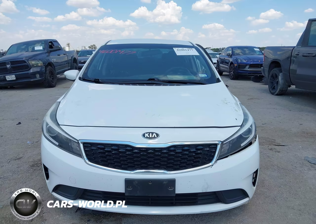 2018 Kia Forte Lx VIN:3KPFK4A75JE243657 - 12