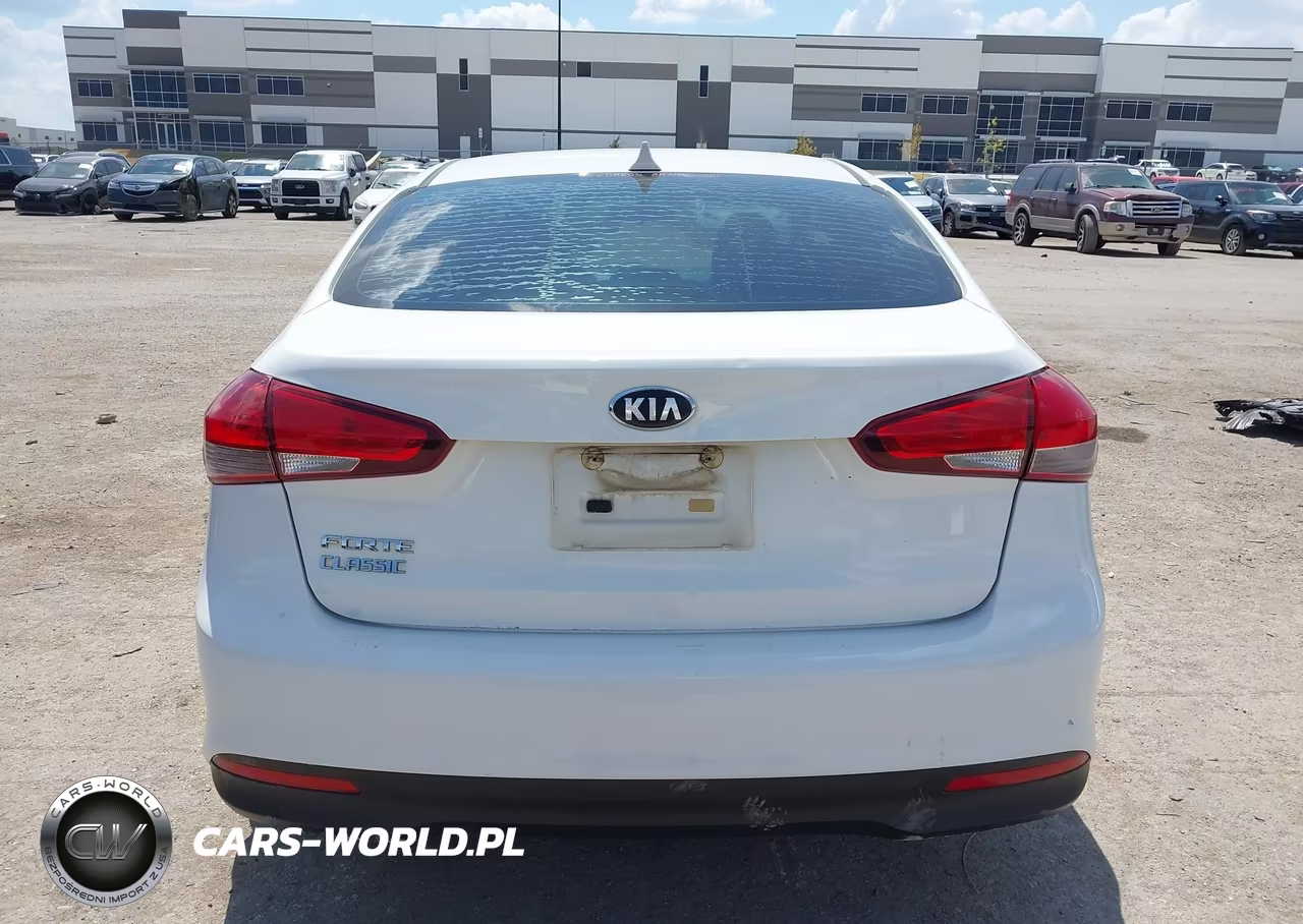 2018 Kia Forte Lx VIN:3KPFK4A75JE243657 - 16