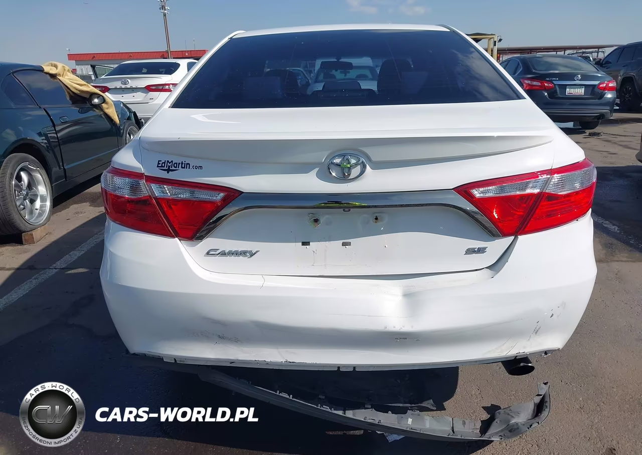 2015 Toyota Camry Se VIN:4T1BF1FK3FU010377 - 16