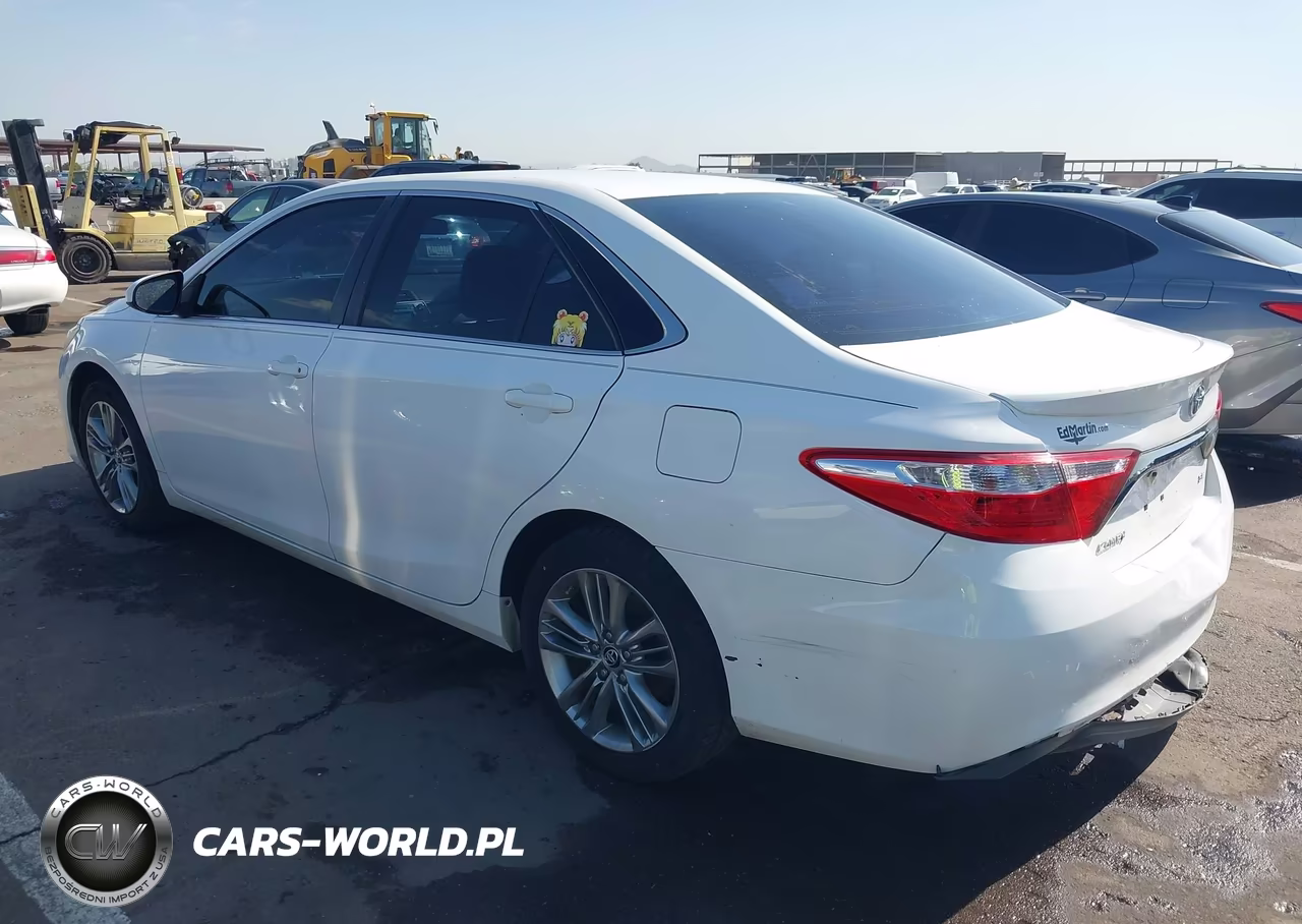 2015 Toyota Camry Se VIN:4T1BF1FK3FU010377 - 3