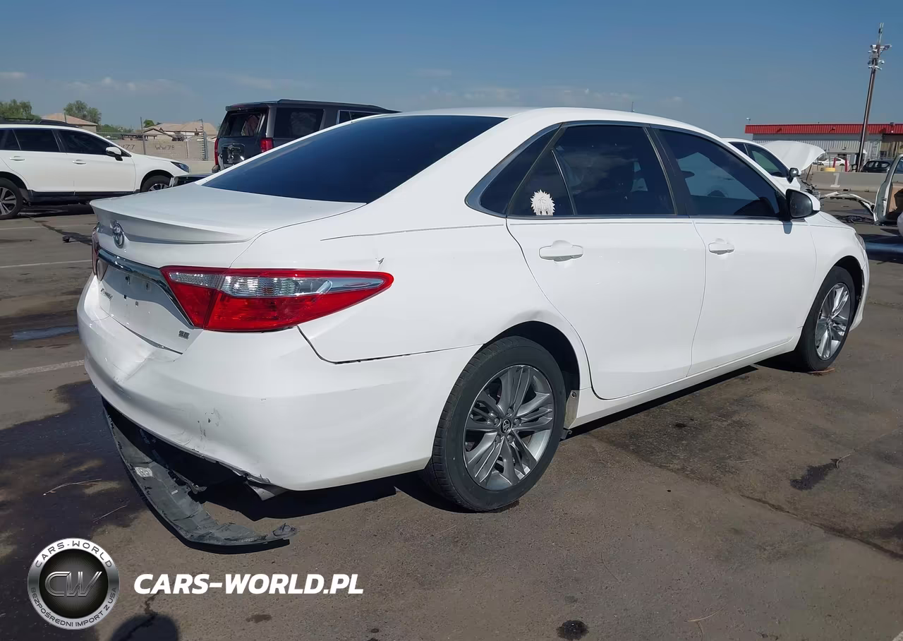 2015 Toyota Camry Se VIN:4T1BF1FK3FU010377 - 4