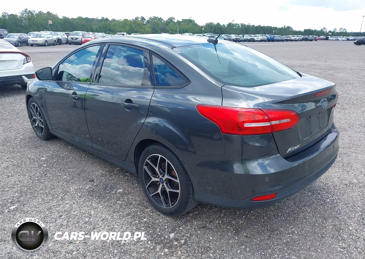 2017 Ford Focus Sel VIN:1FADP3H29HL262474 - 3