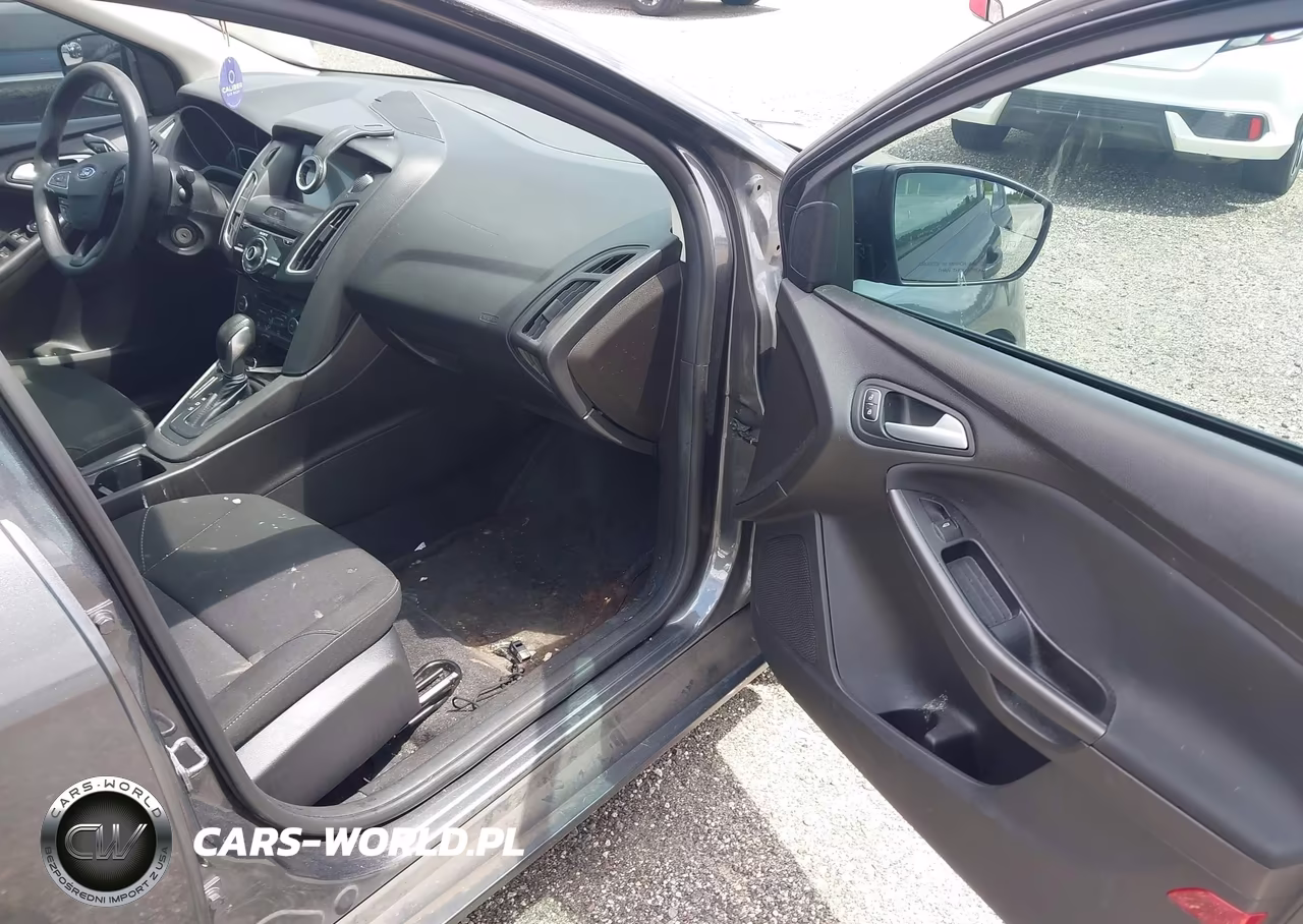 2017 Ford Focus Sel VIN:1FADP3H29HL262474 - 5