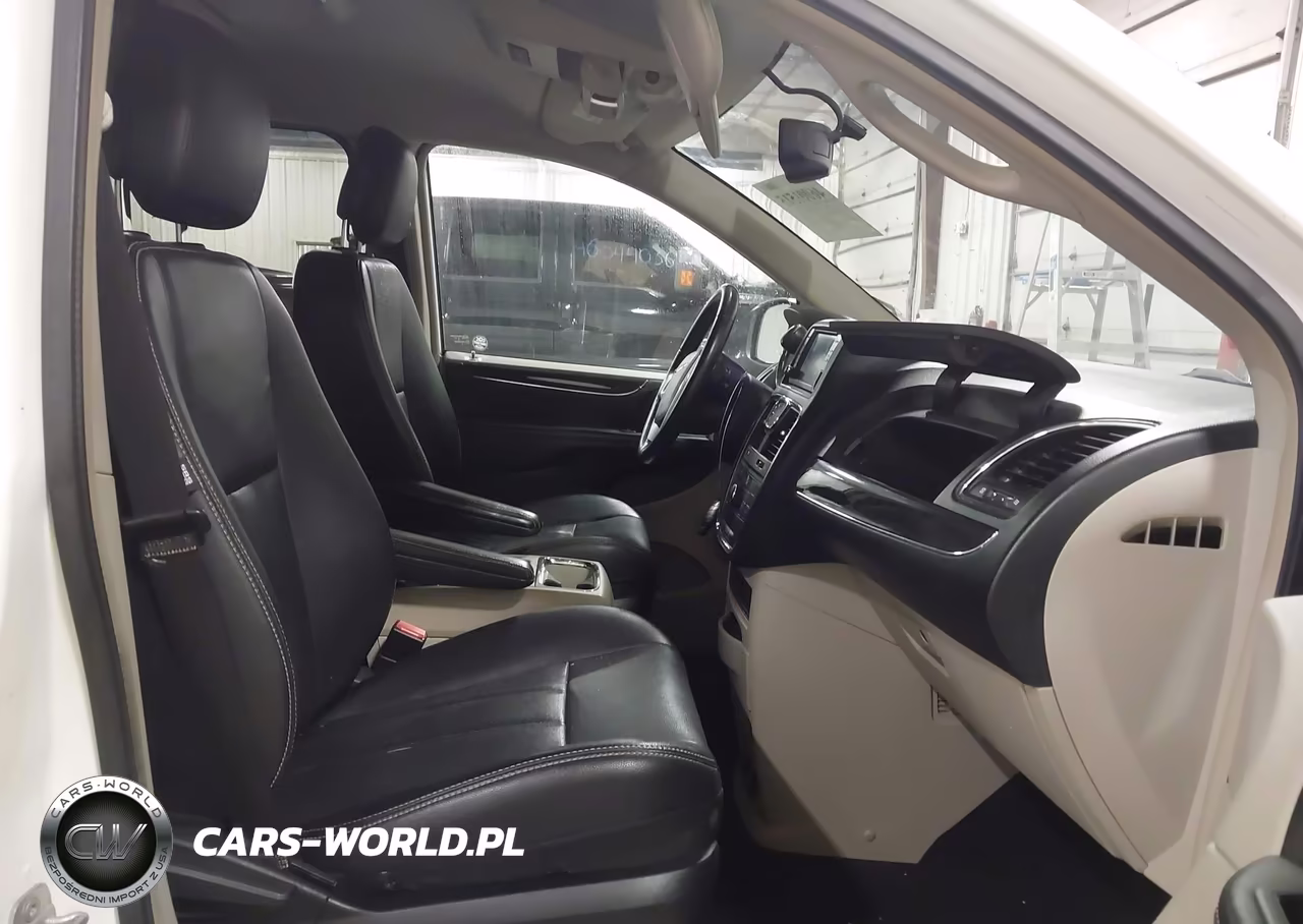 2012 Chrysler Town & Country Touring VIN:2C4RC1BG0CR299966 - 5