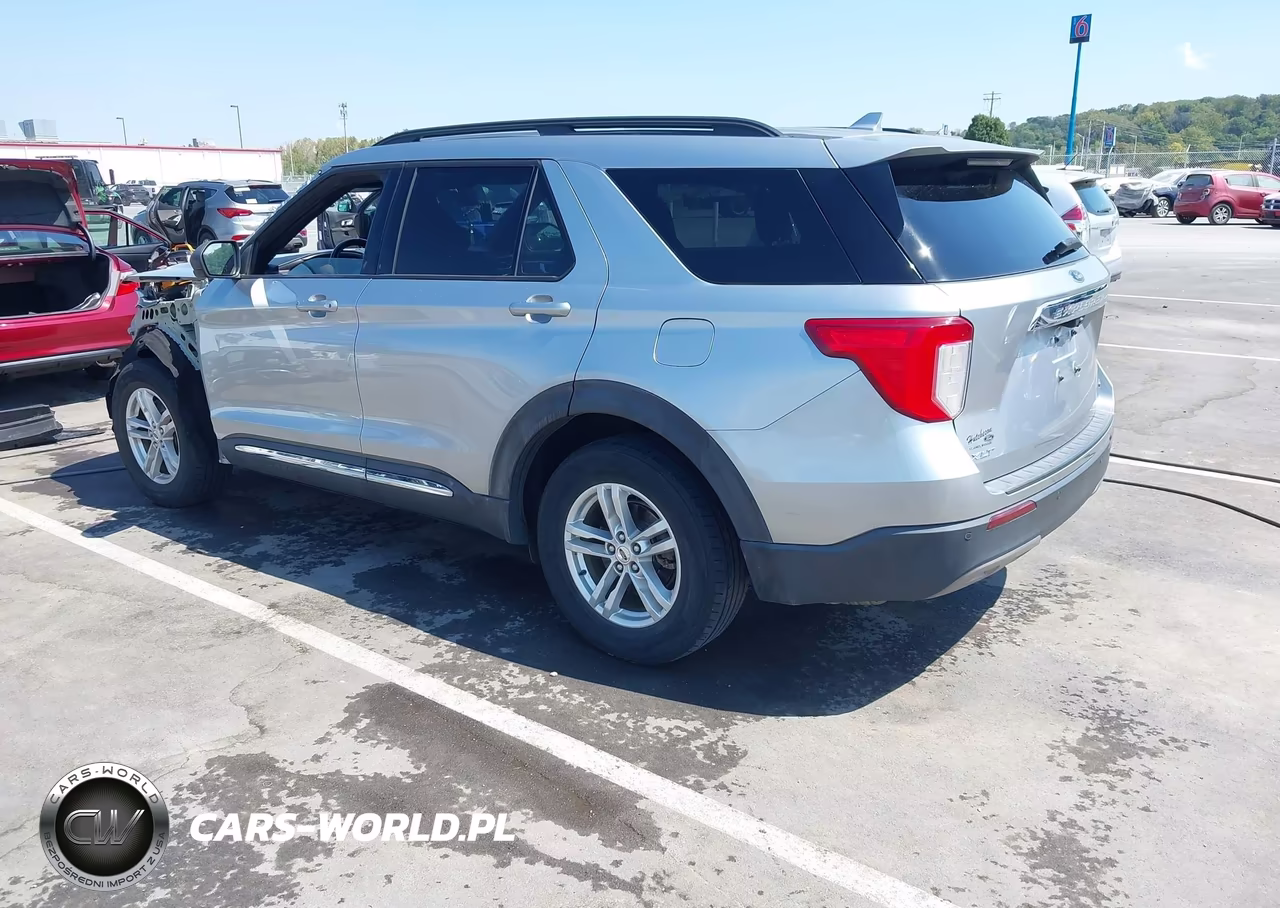 2020 Ford Explorer Xlt VIN:1FMSK8DH5LGC25880 - 3