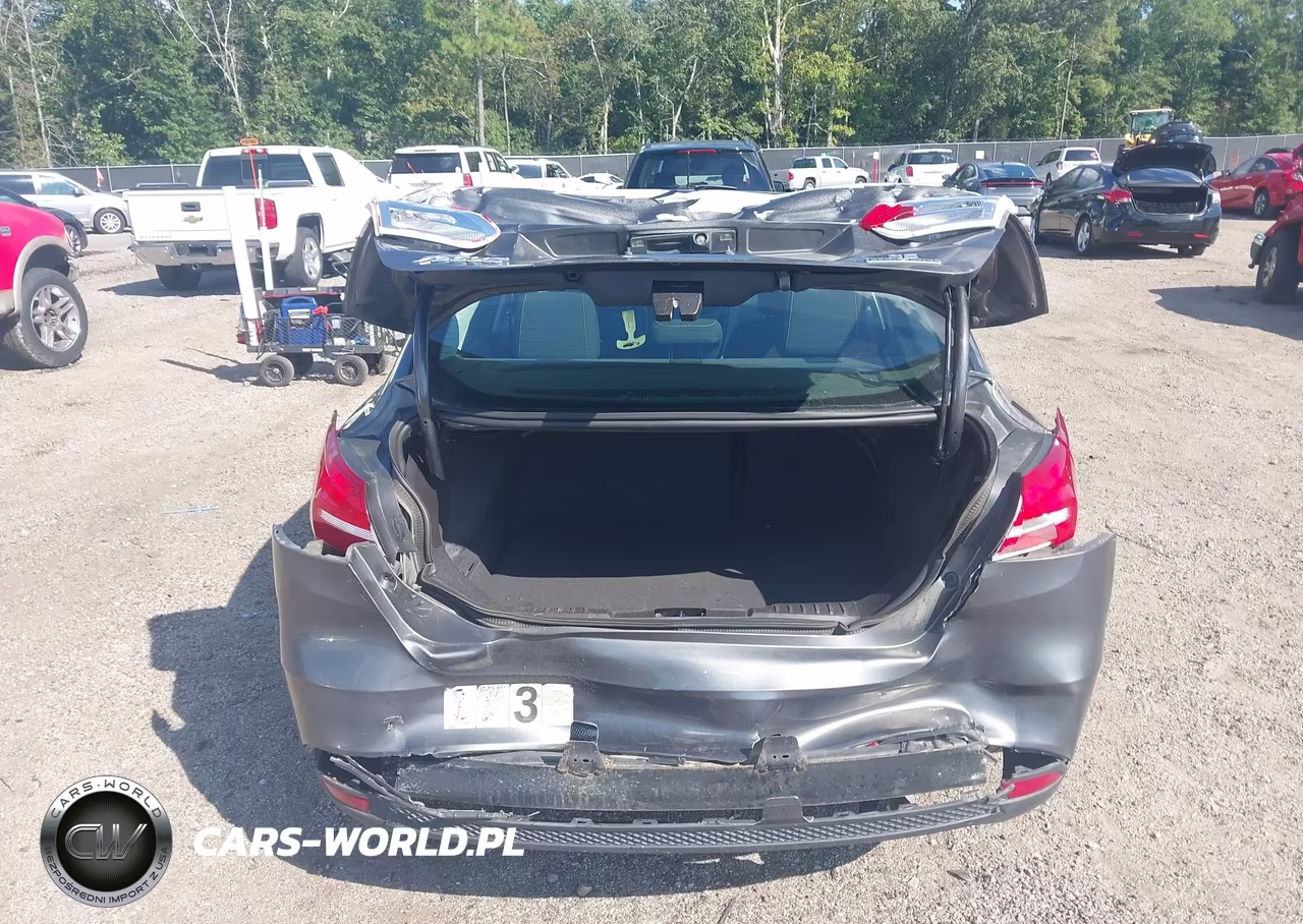2015 Ford Focus Se VIN:1FADP3F24FL295768 - 6