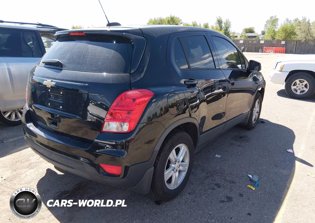 2019 Chevrolet Trax Ls VIN:3GNCJKSB4KL221876 - 4