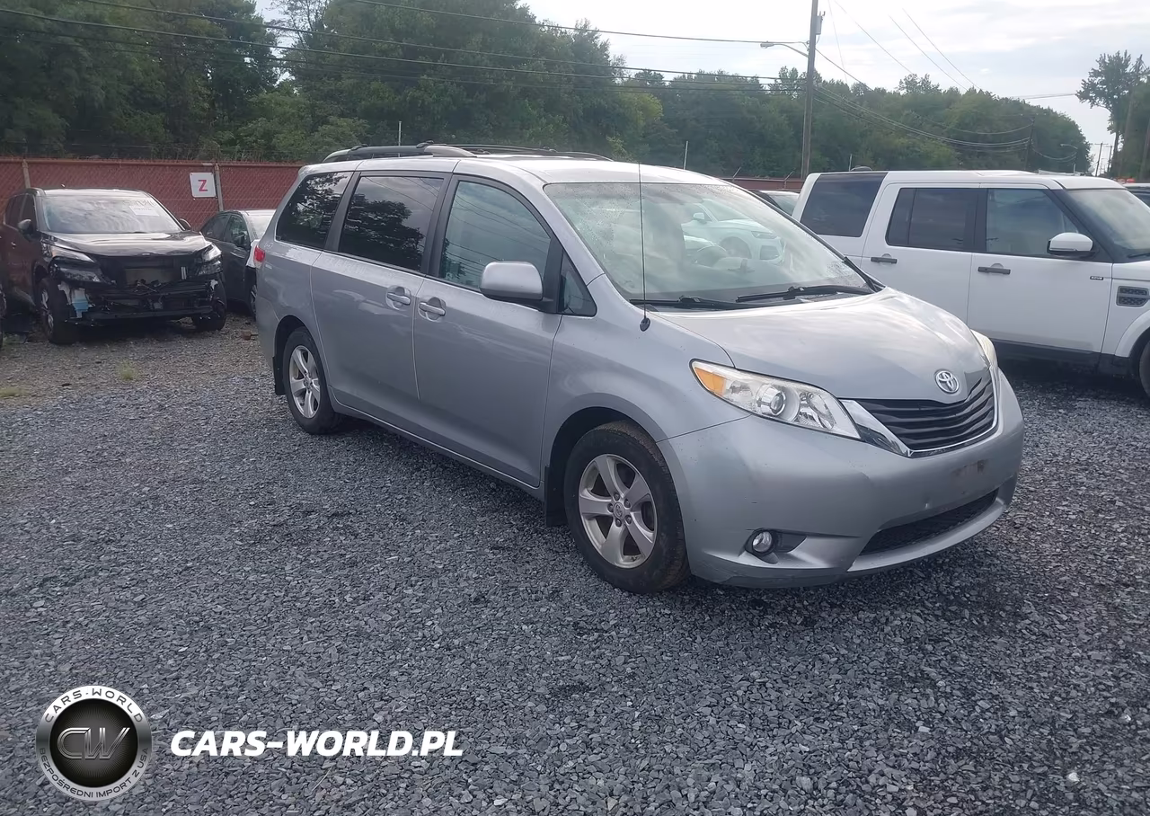 2012 Toyota Sienna Le V6 8 Passenger – zdjęcie 1 z 17