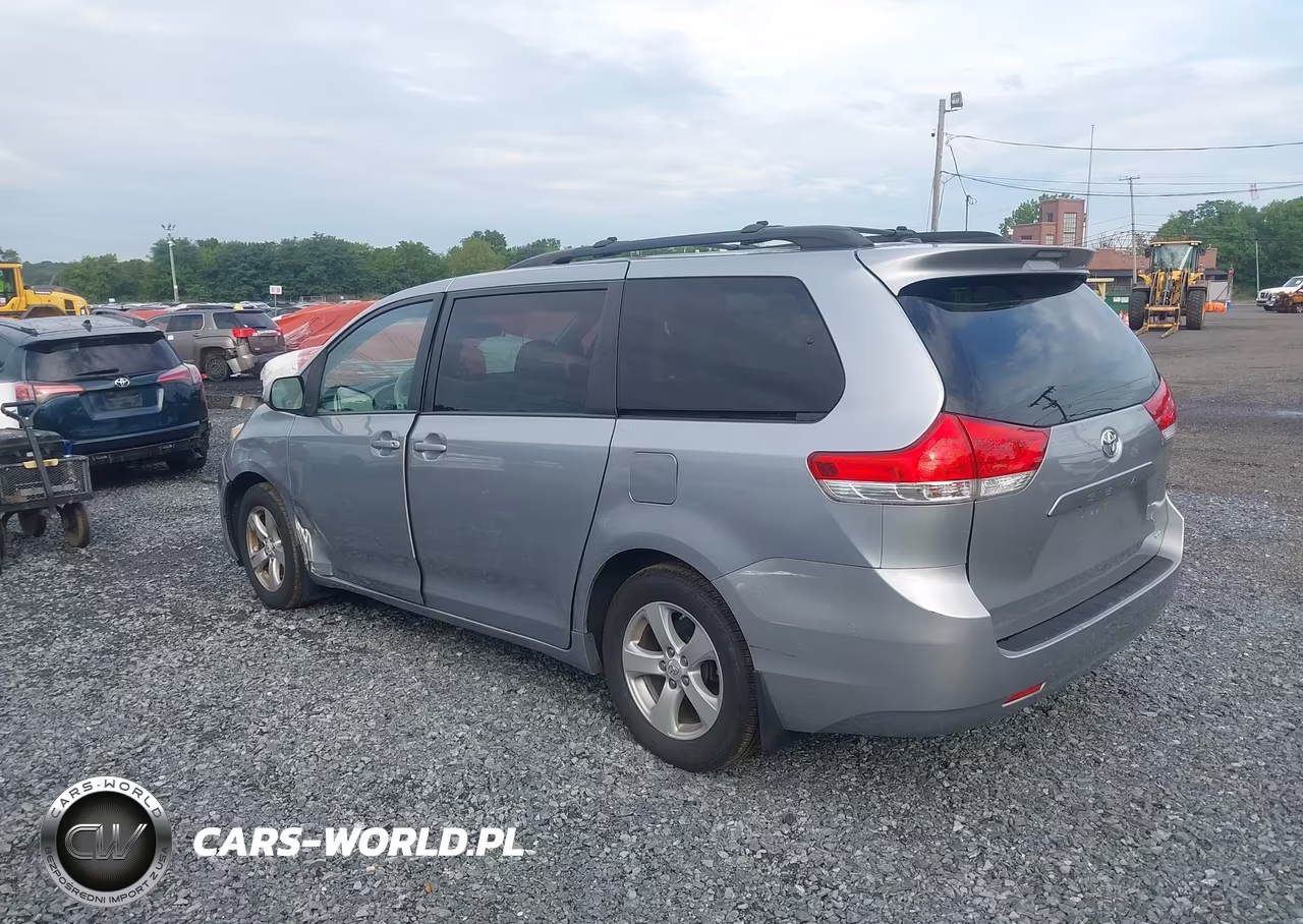 2012 Toyota Sienna Le V6 8 Passenger VIN:5TDKK3DC7CS278887 - 17