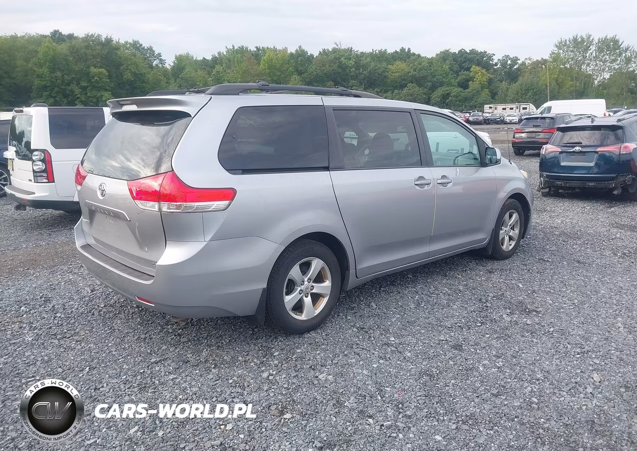 2012 Toyota Sienna Le V6 8 Passenger VIN:5TDKK3DC7CS278887 - 4