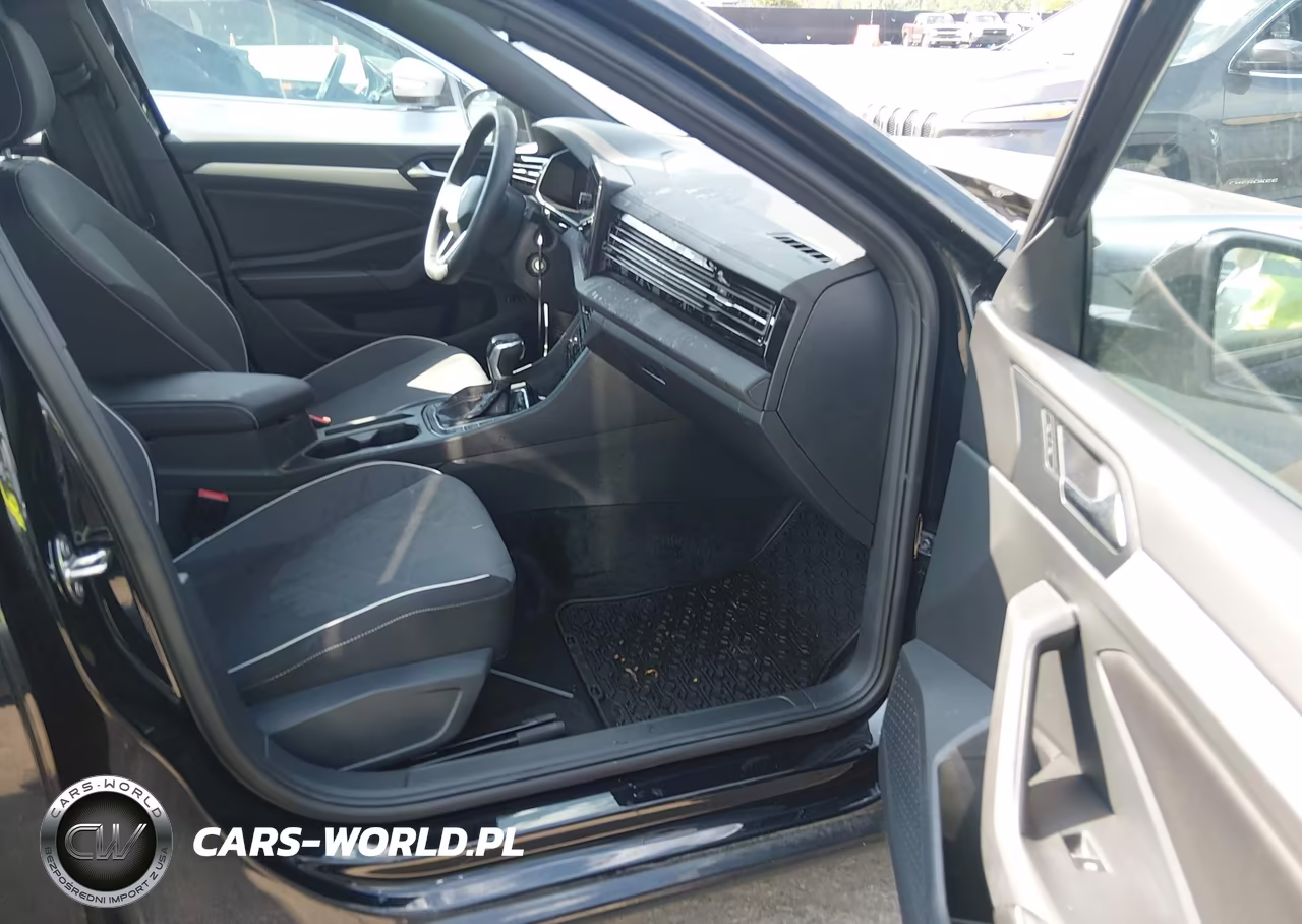 2026 Volkswagen Jetta Sport VIN:3VWBW7BU0TM004774 - 5