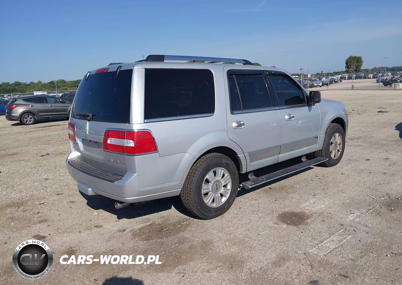 2010 Lincoln Navigator VIN:5LMJJ2J53AEJ07600 - 4