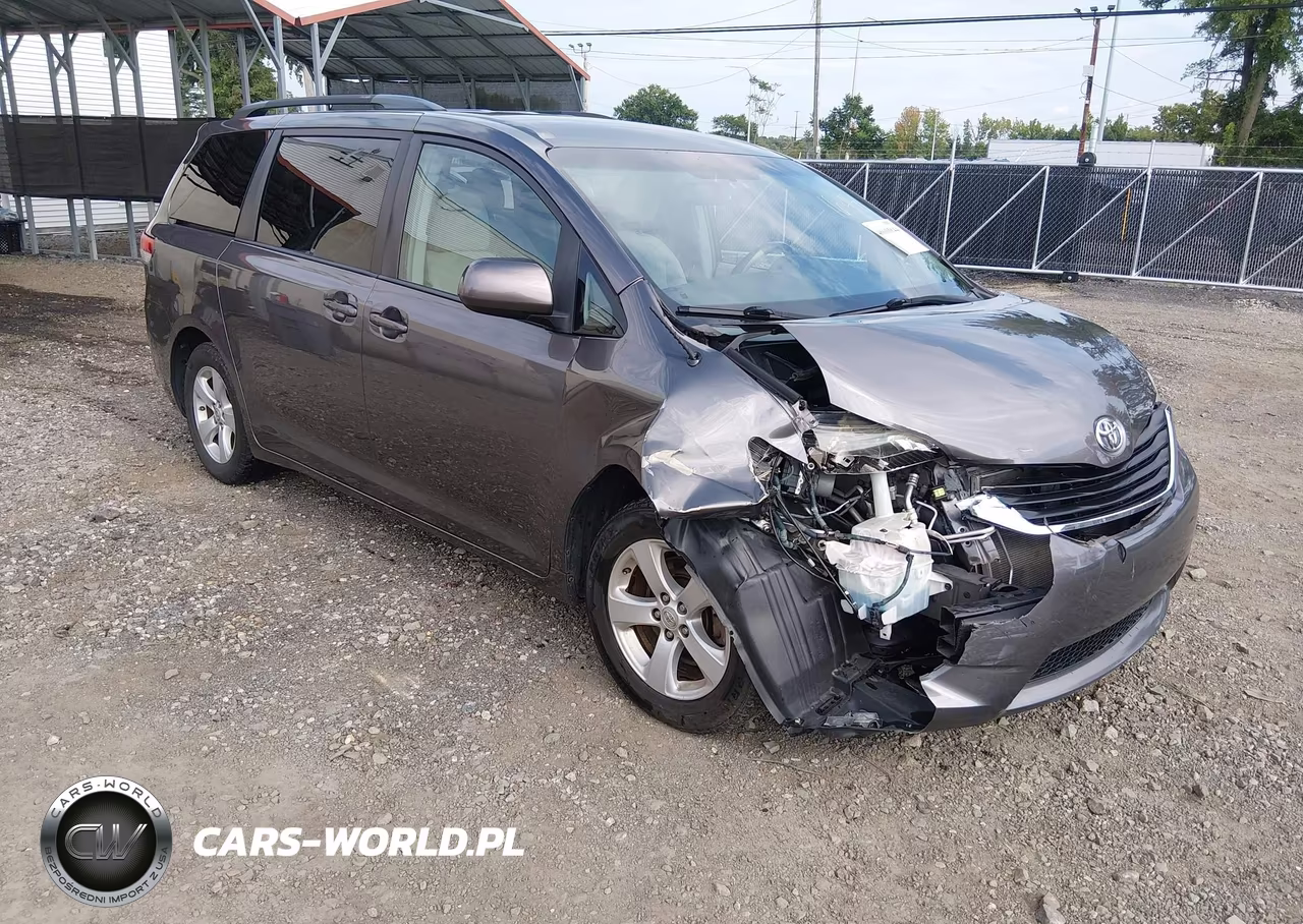 2013 Toyota Sienna Le V6 8 Passenger – zdjęcie 1 z 20