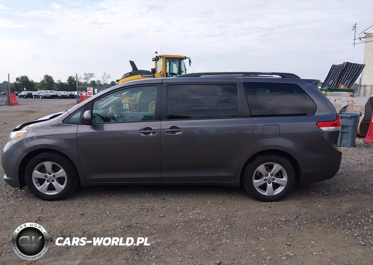 2013 Toyota Sienna Le V6 8 Passenger VIN:5TDKK3DC2DS391888 - 14