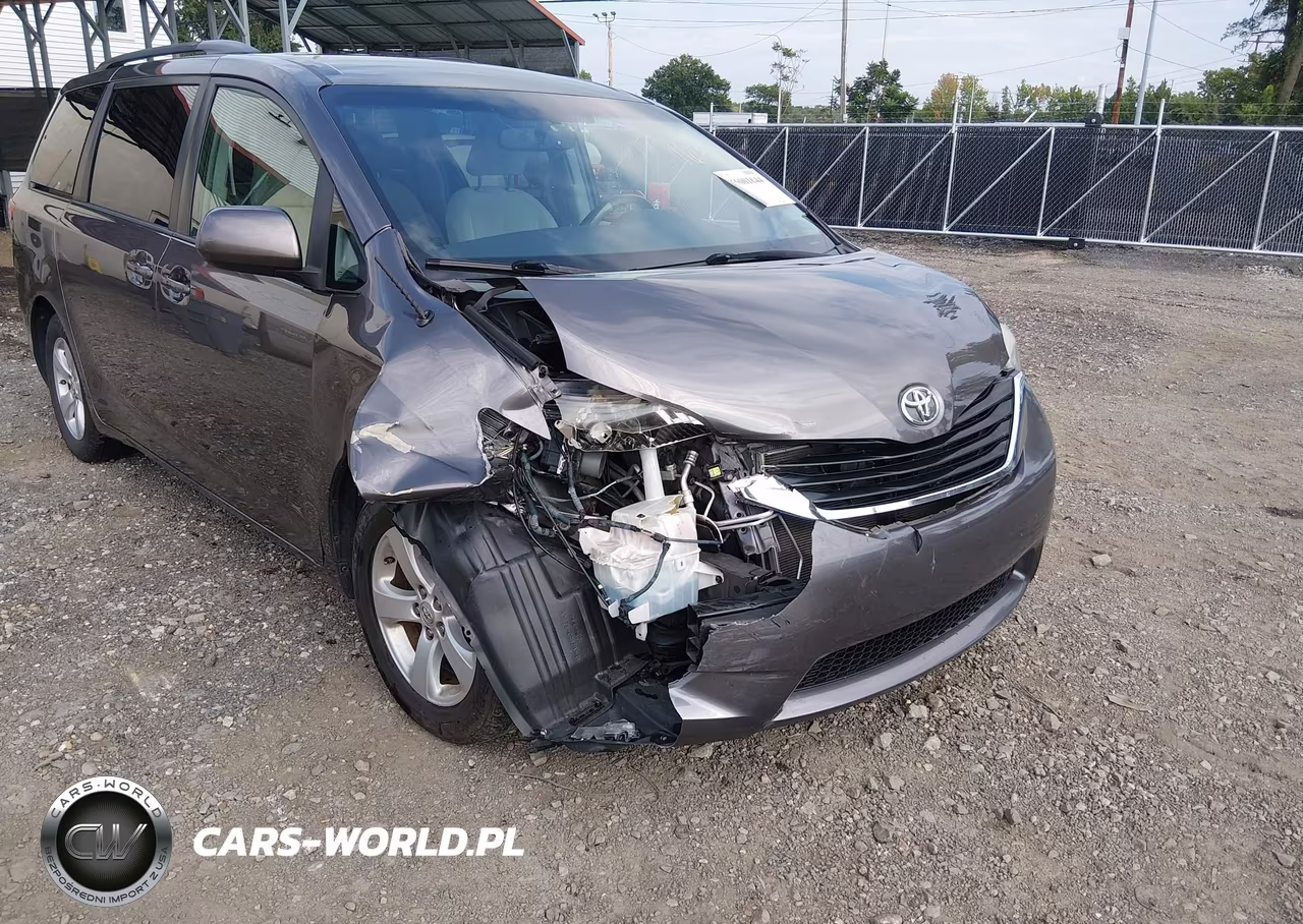 2013 Toyota Sienna Le V6 8 Passenger VIN:5TDKK3DC2DS391888 - 17