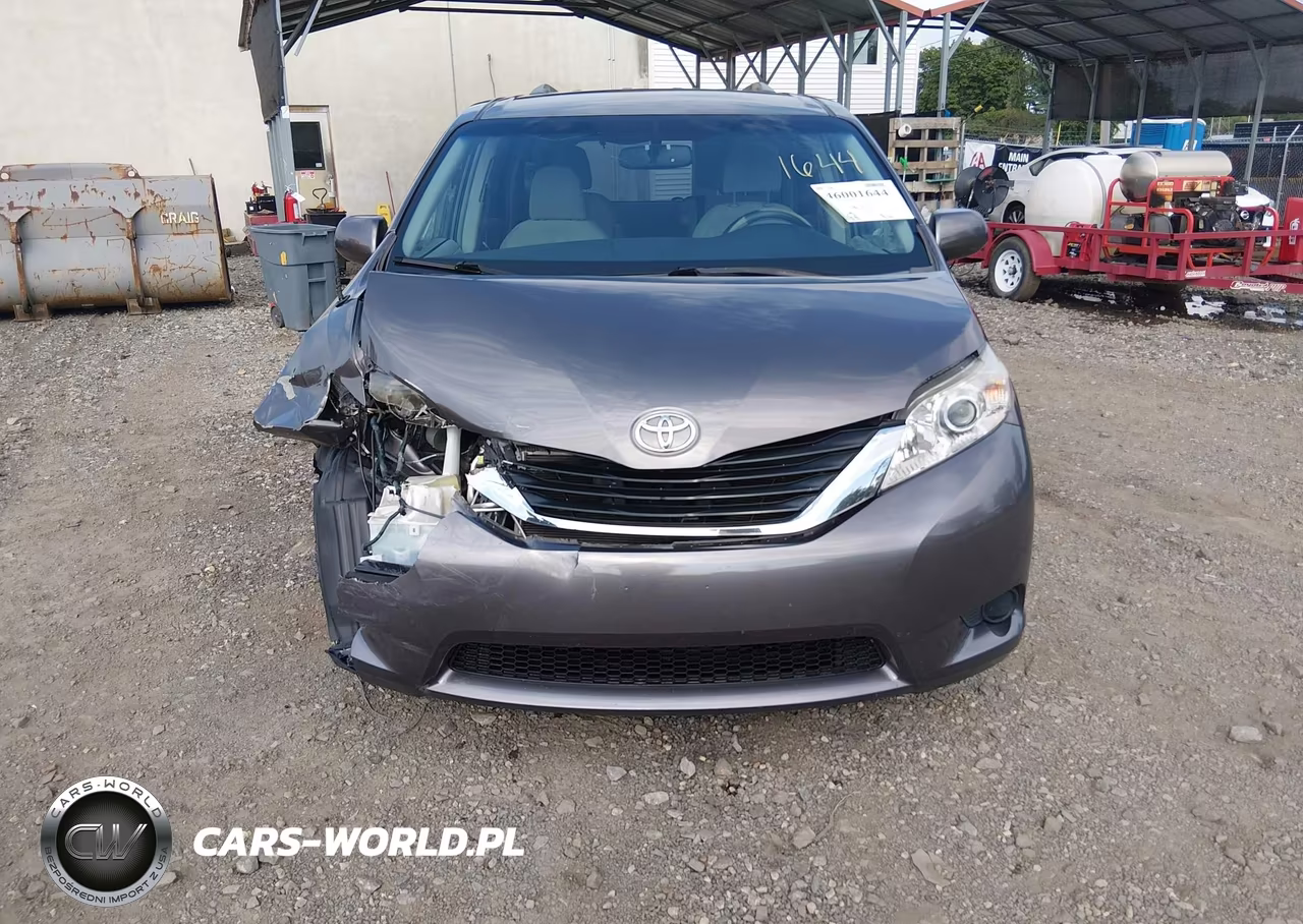 2013 Toyota Sienna Le V6 8 Passenger VIN:5TDKK3DC2DS391888 - 18