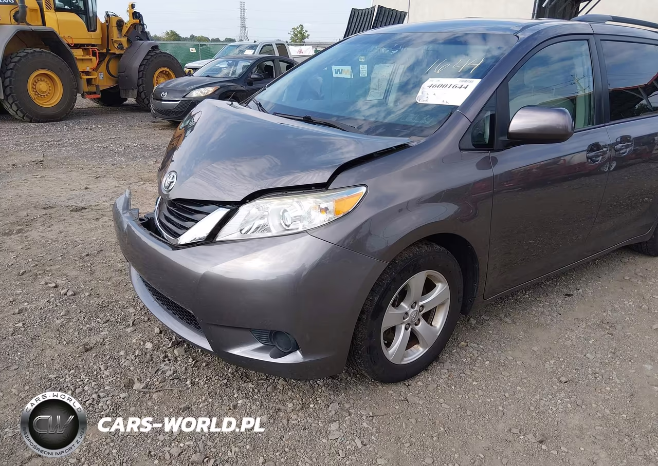 2013 Toyota Sienna Le V6 8 Passenger VIN:5TDKK3DC2DS391888 - 19
