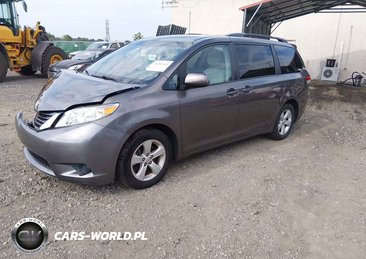 2013 Toyota Sienna Le V6 8 Passenger VIN:5TDKK3DC2DS391888 - 2
