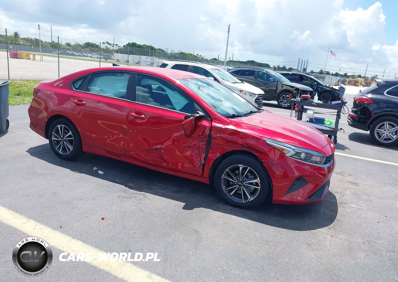 2023 Kia Forte Lxs