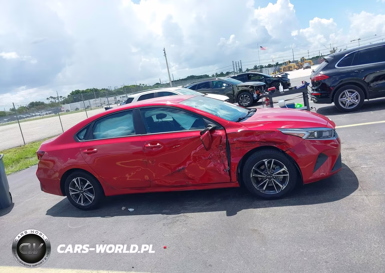 2023 Kia Forte Lxs VIN:3KPF24AD6PE610645 - 13