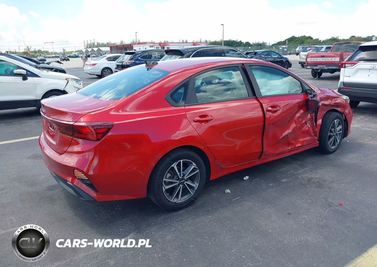 2023 Kia Forte Lxs VIN:3KPF24AD6PE610645 - 4