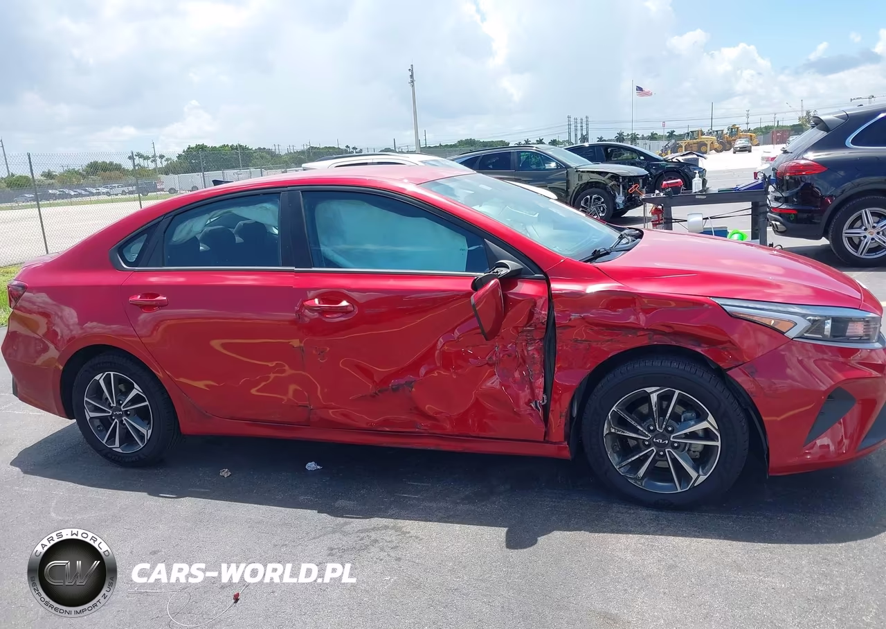 2023 Kia Forte Lxs VIN:3KPF24AD6PE610645 - 6