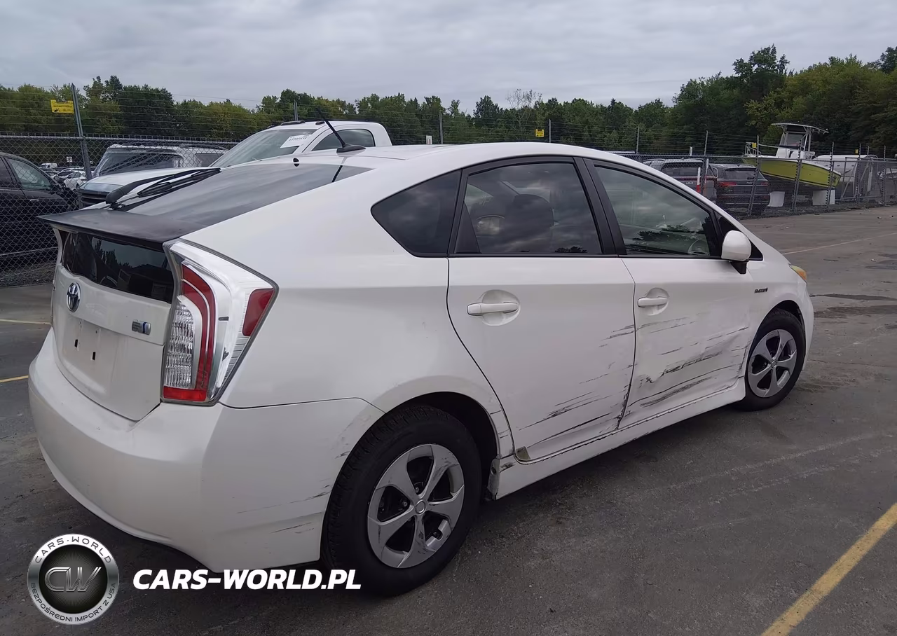 2012 Toyota Prius Three VIN:JTDKN3DU5C5481296 - 4