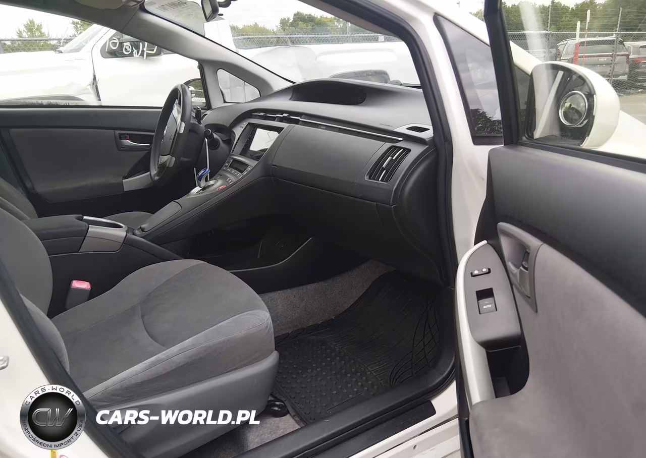 2012 Toyota Prius Three VIN:JTDKN3DU5C5481296 - 5