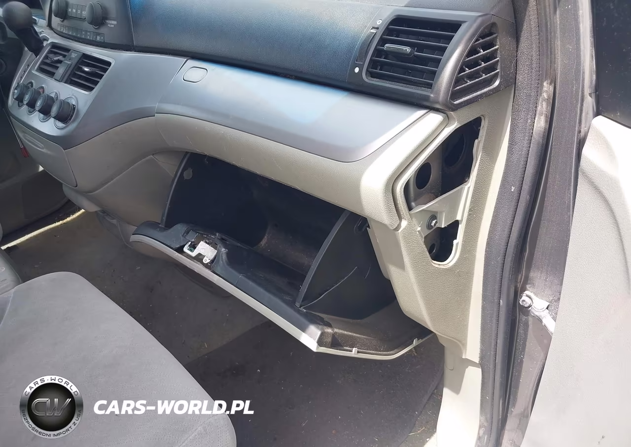 2008 Honda Odyssey Lx VIN:5FNRL38228B073650 - 17