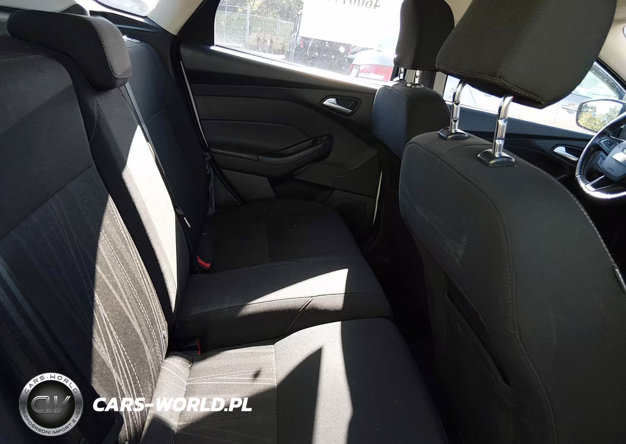 2017 Ford Focus Se VIN:1FADP3K28HL243410 - 8
