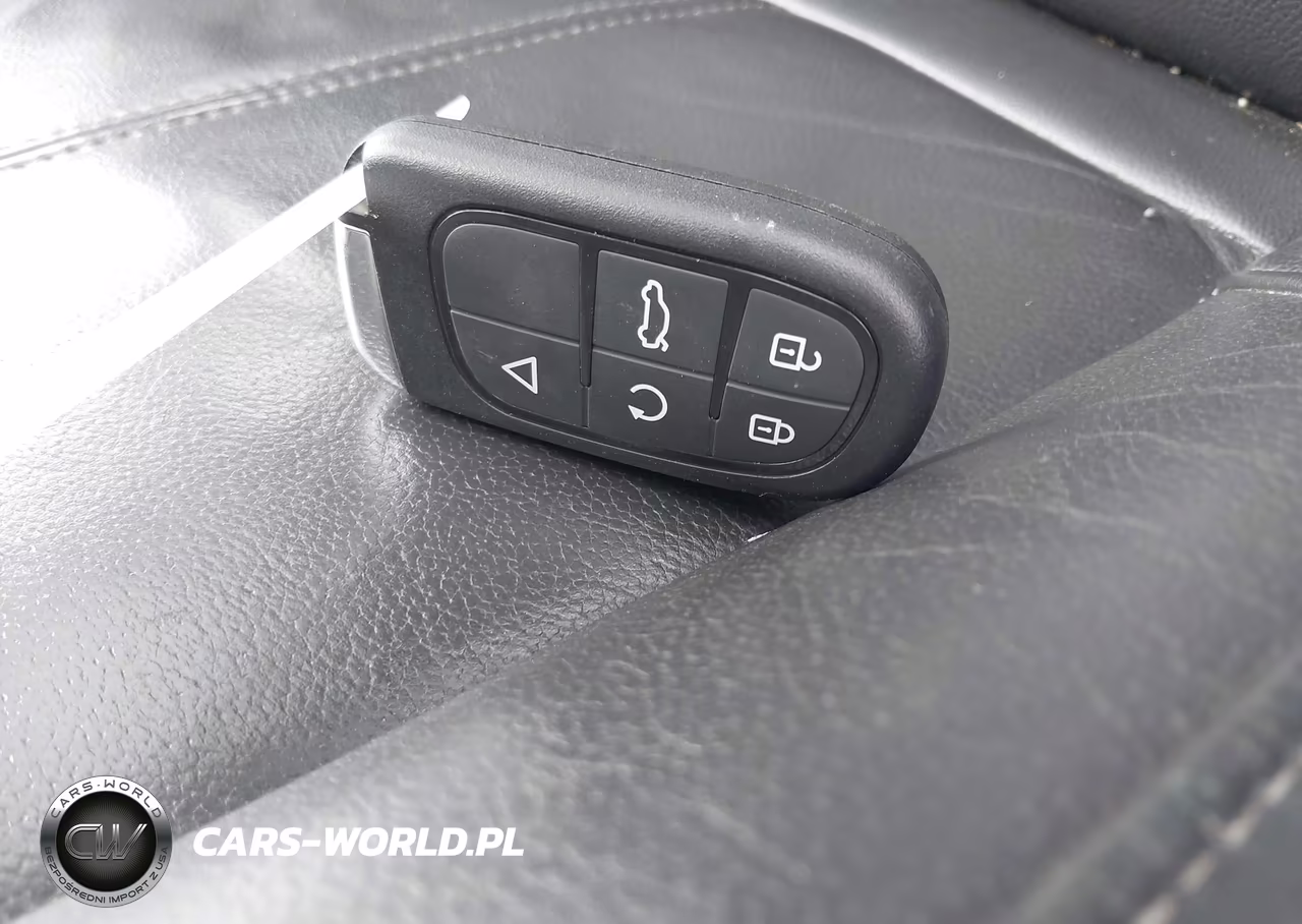 2015 Ford Focus Titanium VIN:1FADP3N22FL381159 - 11