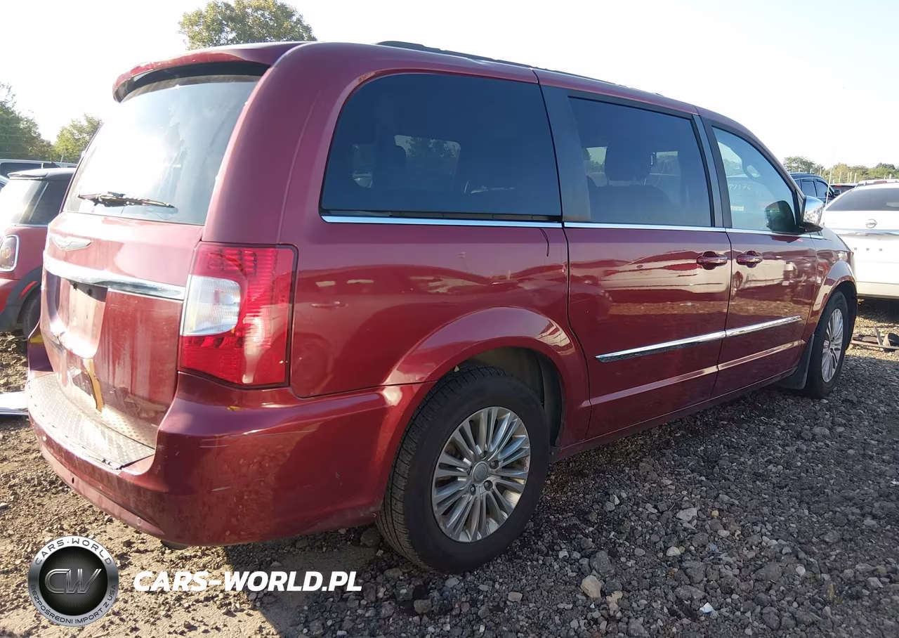 2015 Chrysler Town & Country Touring-L VIN:2C4RC1CG9FR572387 - 4