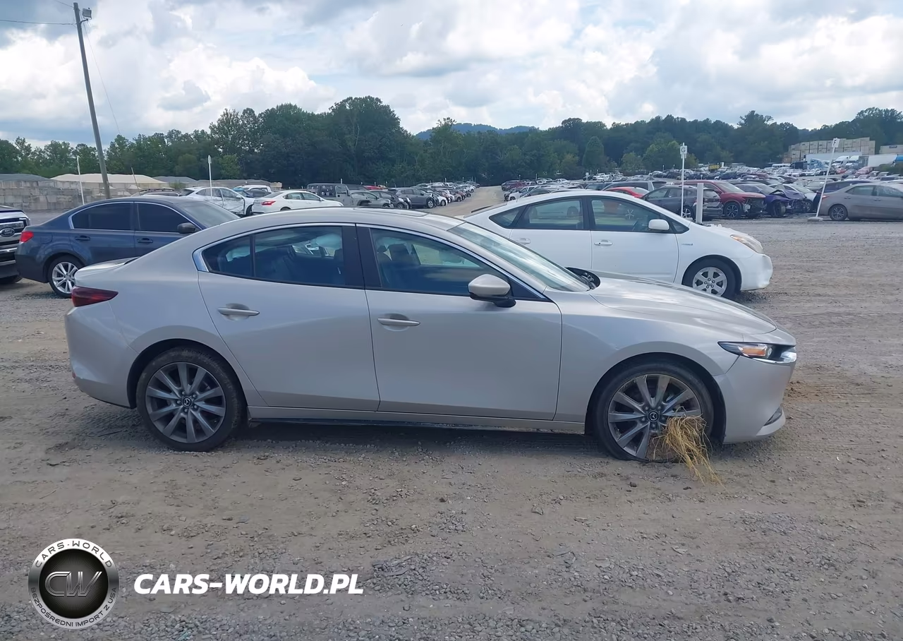 2024 Mazda Mazda3 2.5 S Preferred VIN:3MZBPACM9RM417343 - 13