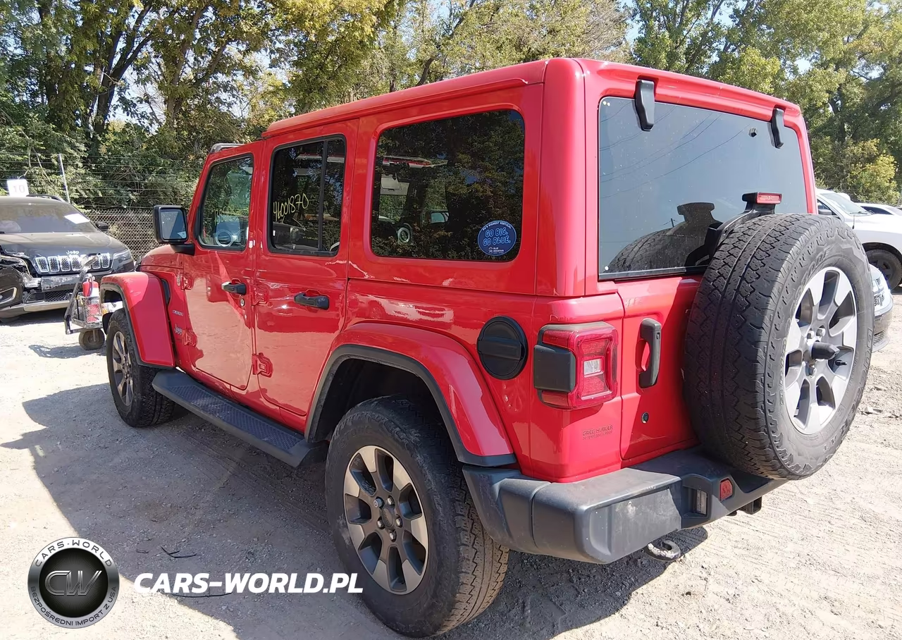 2019 Jeep Wrangler Unlimited Sahara 4X4 VIN:1C4HJXEN0KW683332 - 3