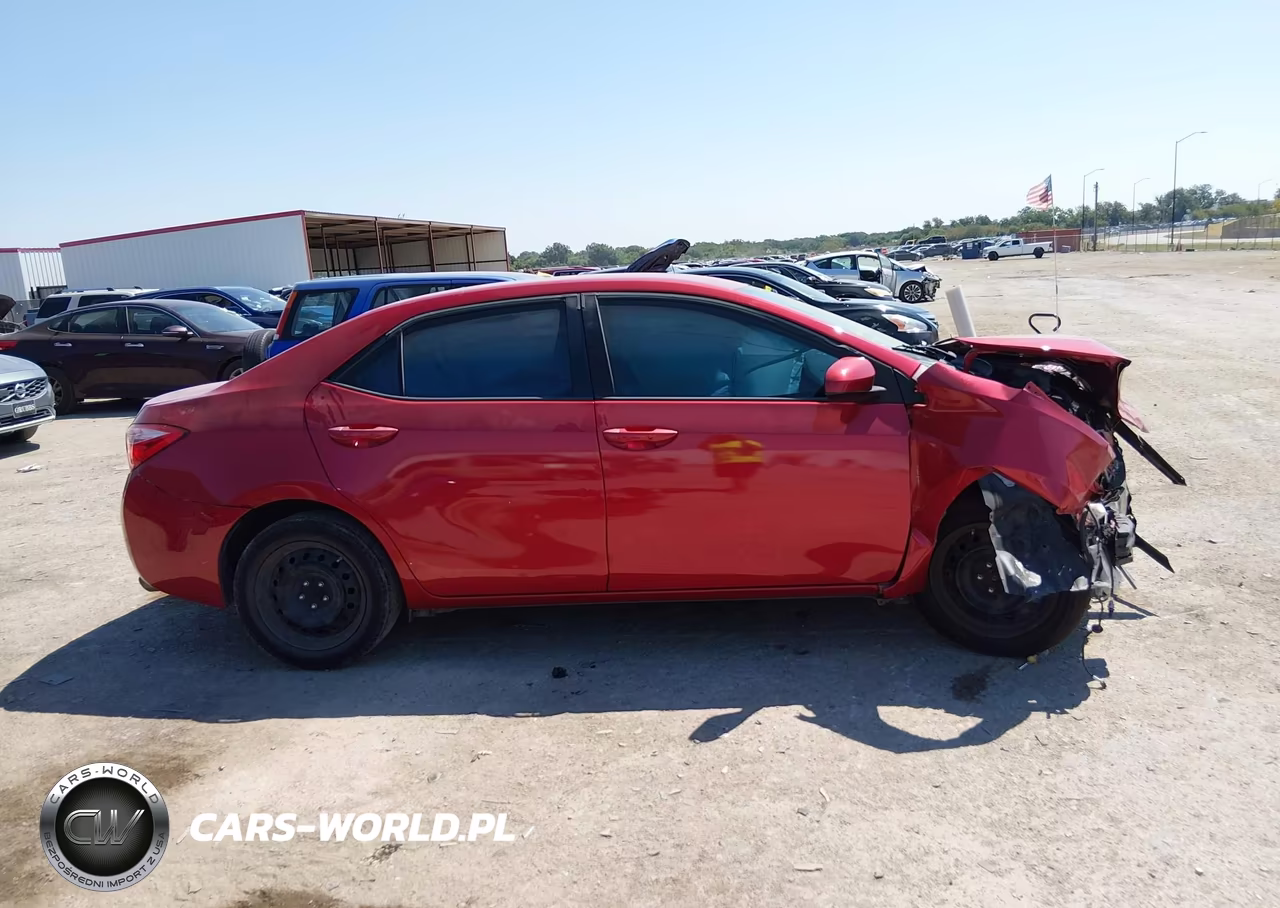 2018 Toyota Corolla Le VIN:5YFBURHE1JP834531 - 13