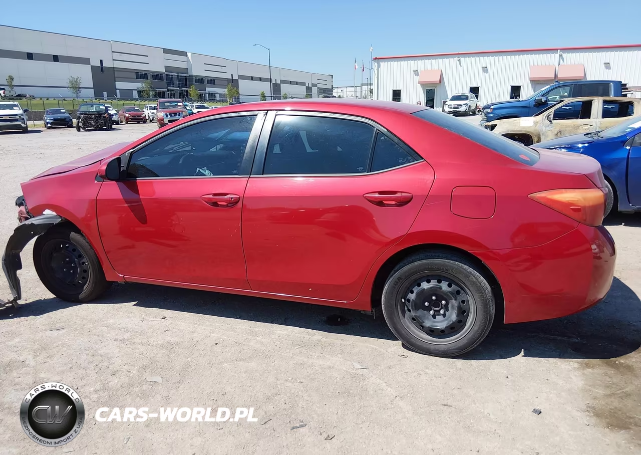 2018 Toyota Corolla Le VIN:5YFBURHE1JP834531 - 14