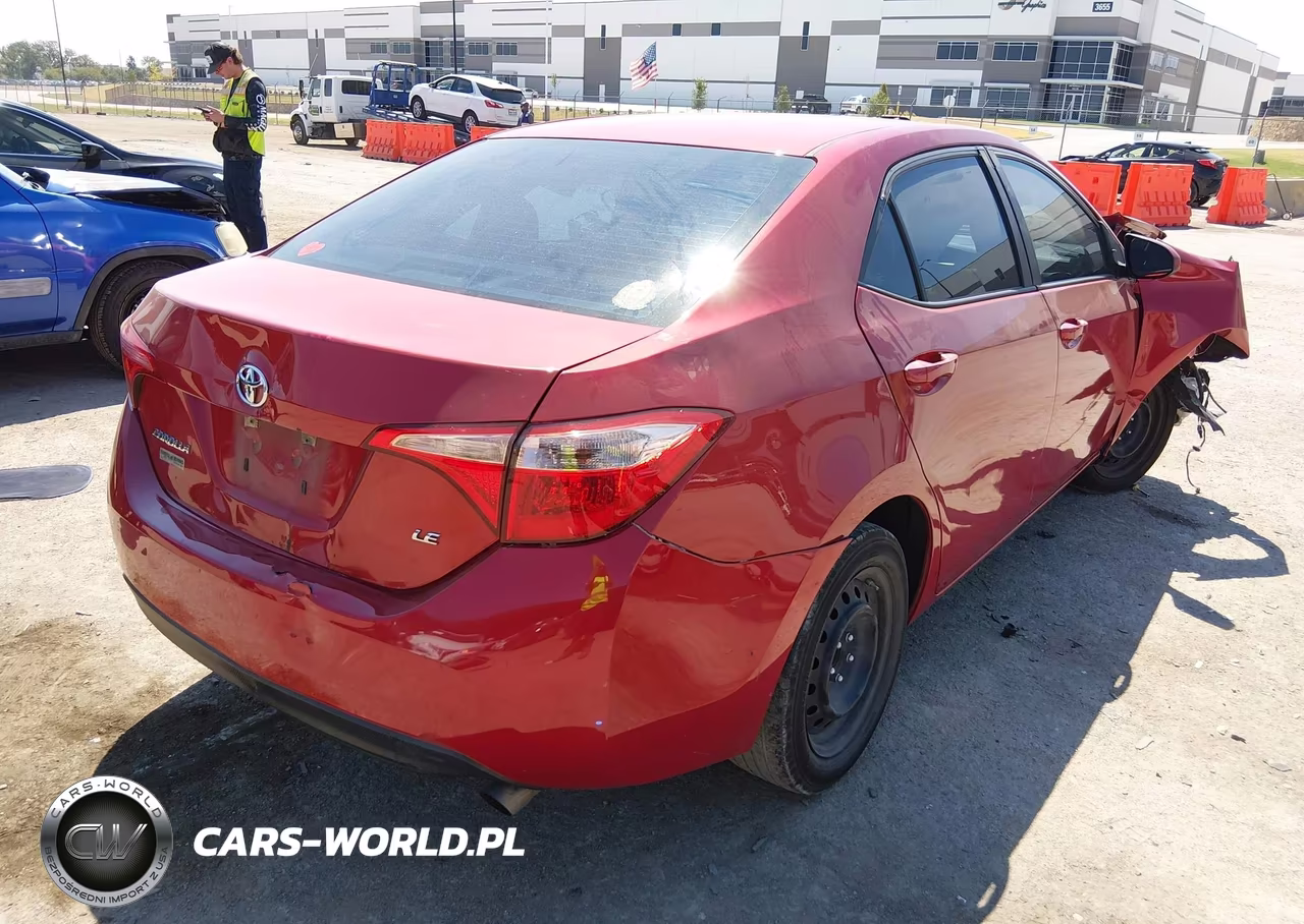 2018 Toyota Corolla Le VIN:5YFBURHE1JP834531 - 4