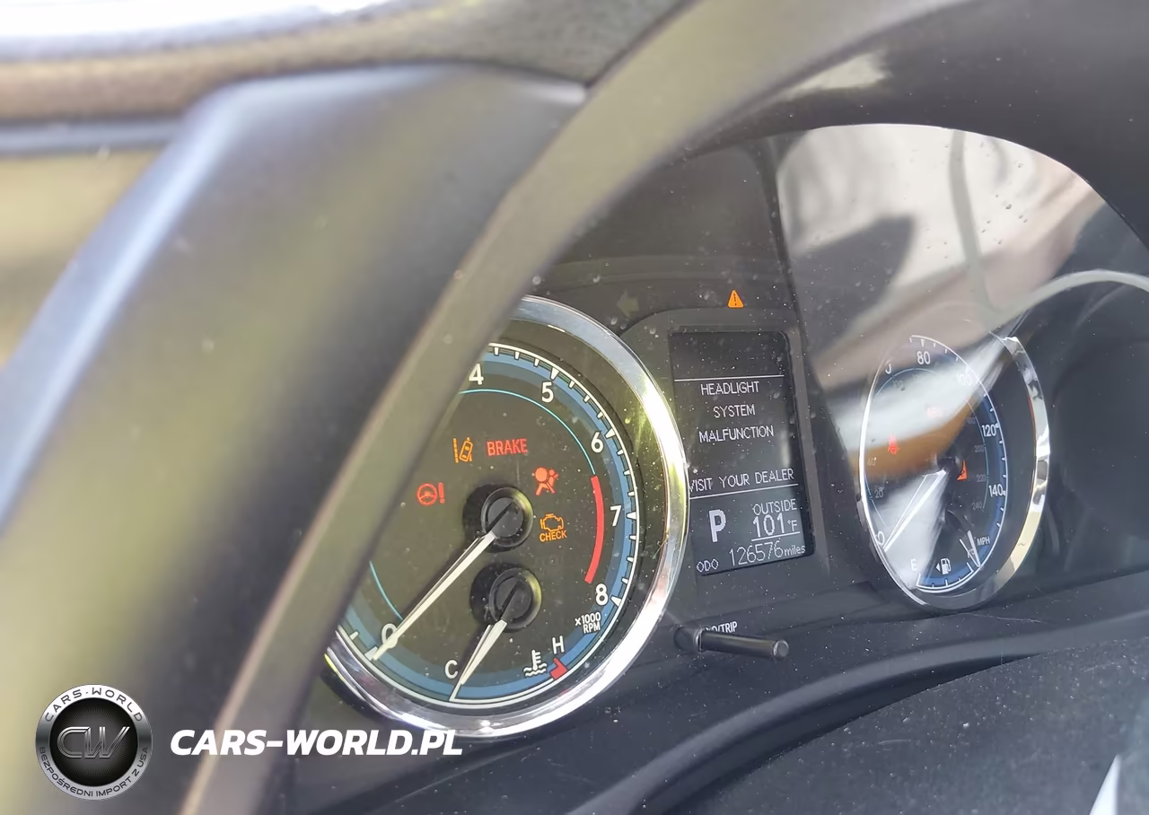 2018 Toyota Corolla Le VIN:5YFBURHE1JP834531 - 7
