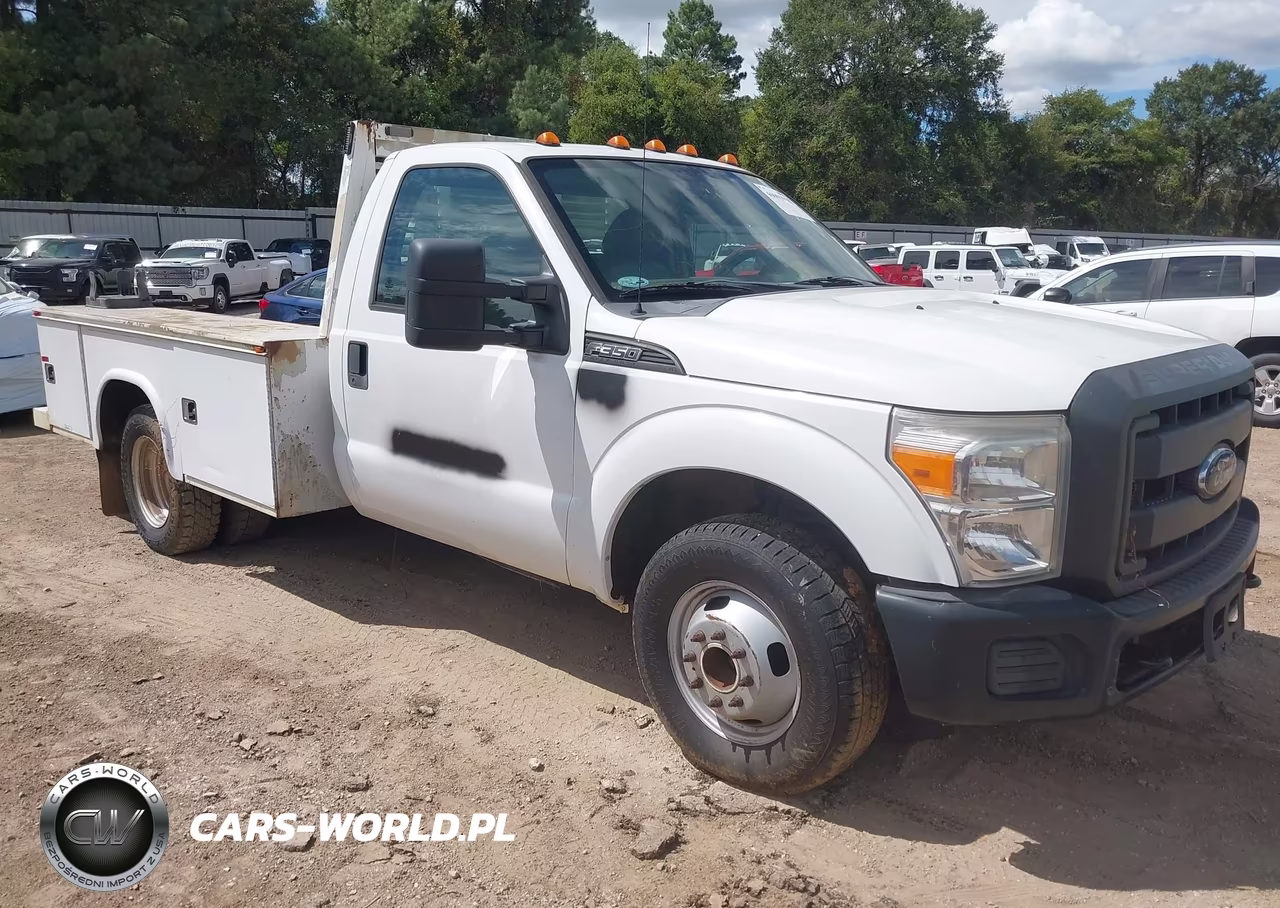 2012 Ford F-350 Chassis Xl
