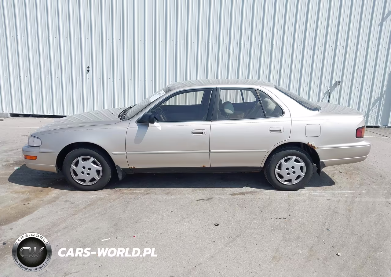 1993 Toyota Camry Le VIN:4T1SK12E1PU260228 - 14
