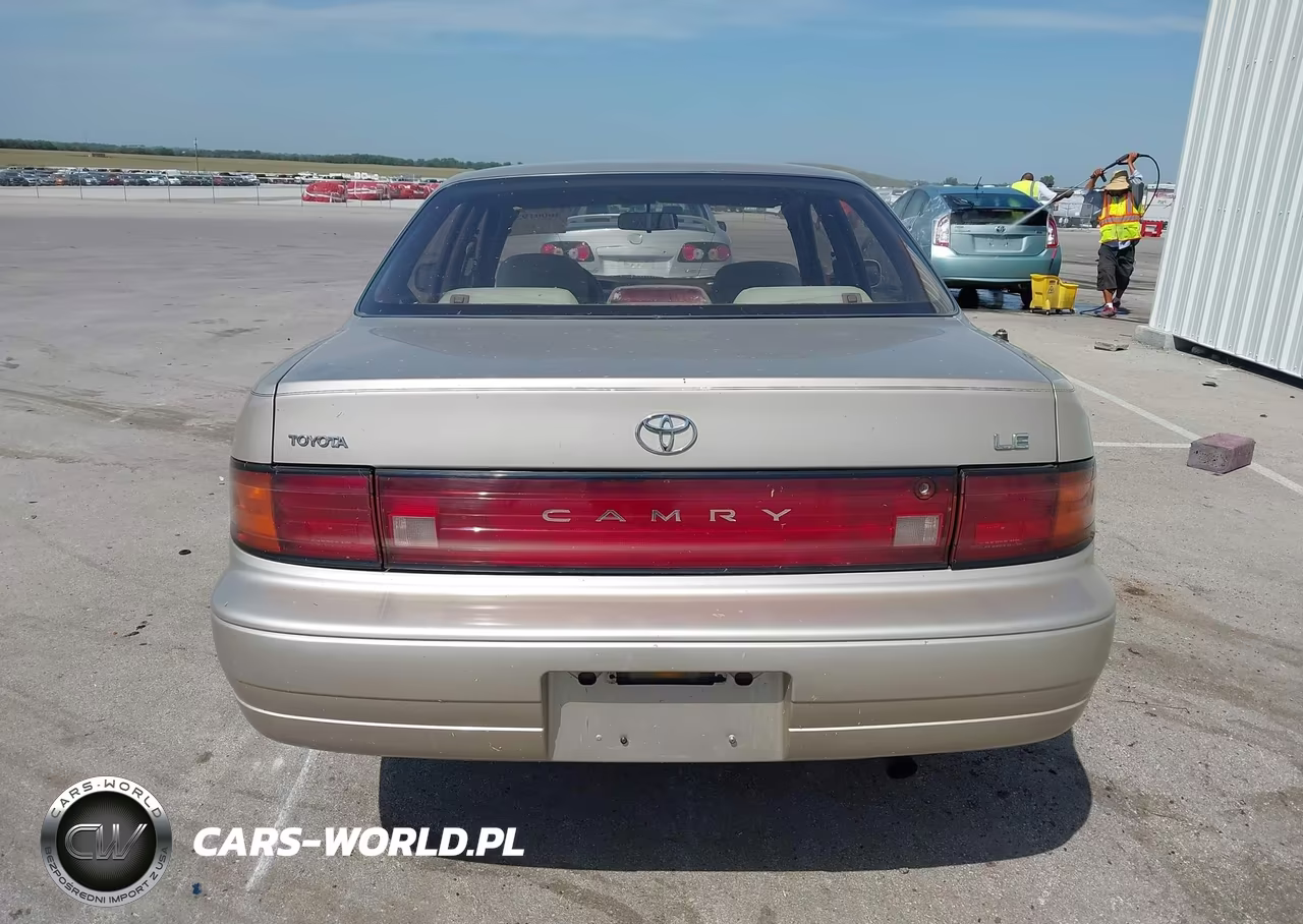 1993 Toyota Camry Le VIN:4T1SK12E1PU260228 - 16
