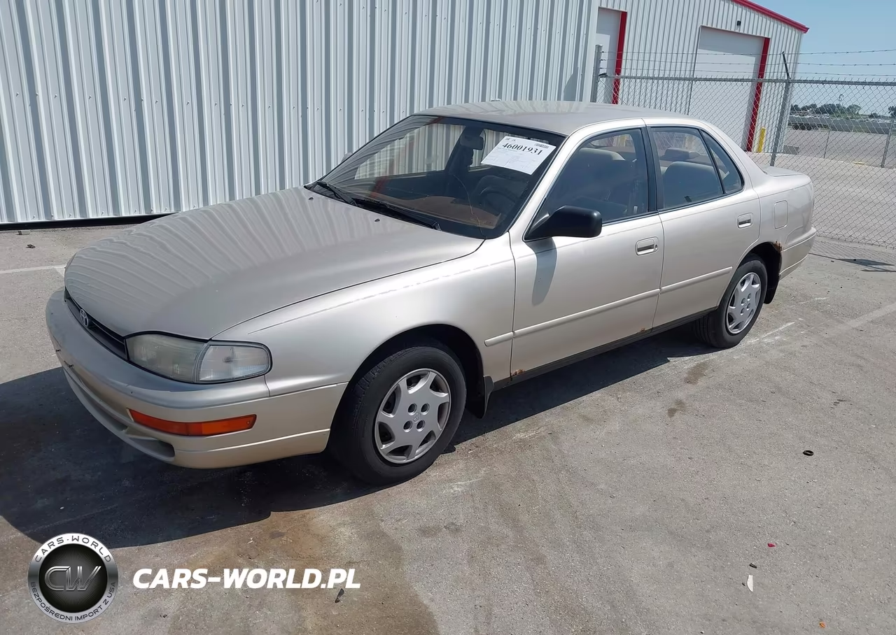 1993 Toyota Camry Le VIN:4T1SK12E1PU260228 - 2