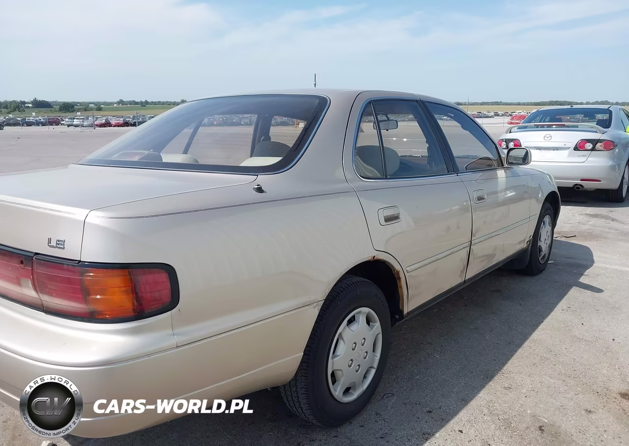1993 Toyota Camry Le VIN:4T1SK12E1PU260228 - 6
