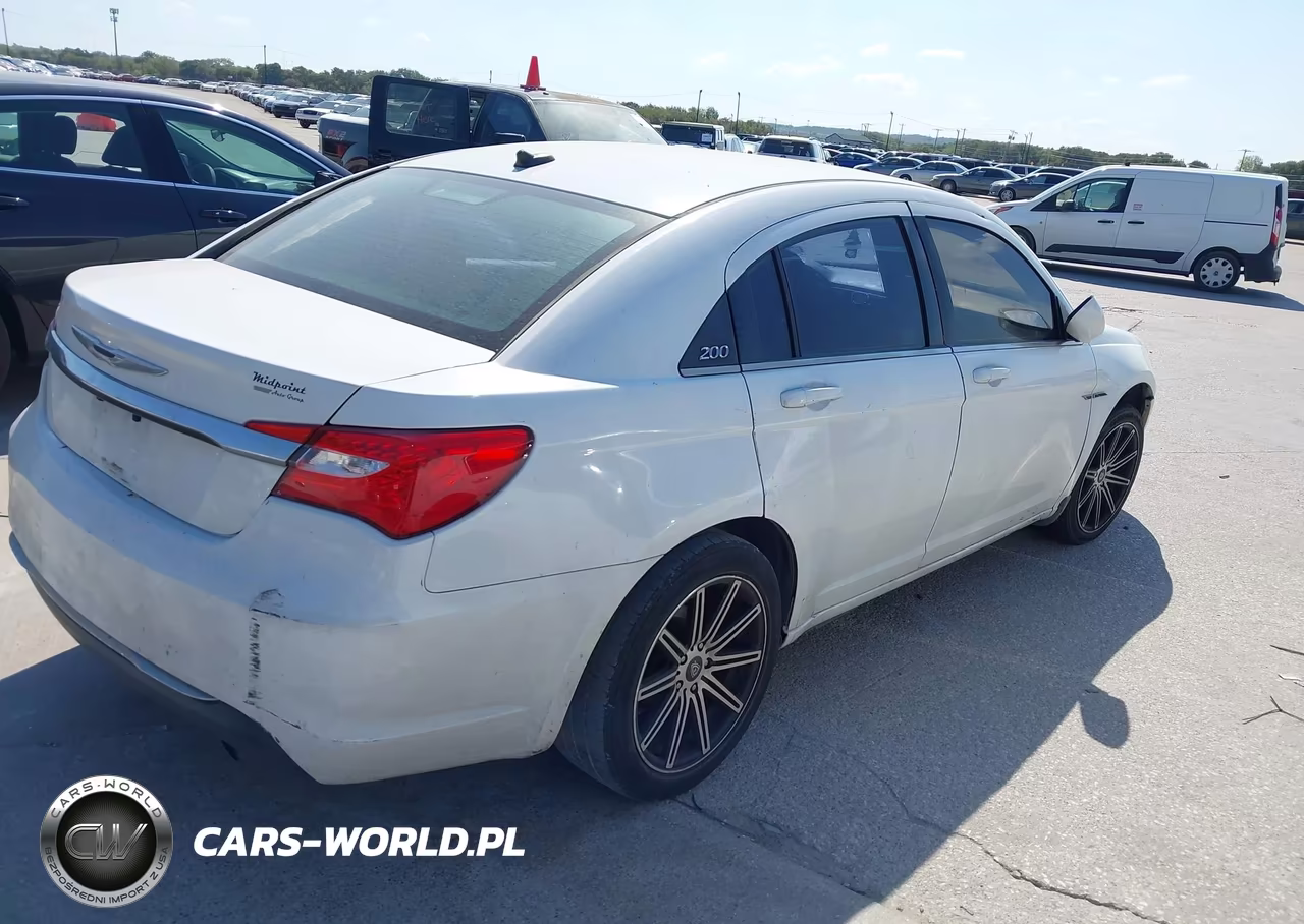 2013 Chrysler 200 Lx VIN:1C3CCBAB9DN669462 - 4