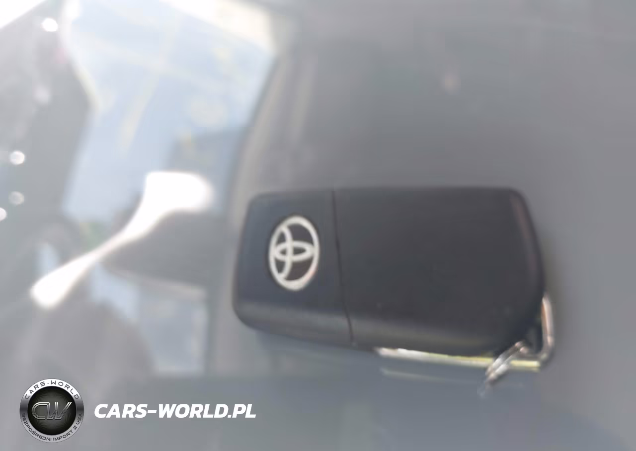 2022 Toyota Corolla Le VIN:5YFEPMAE9NP388152 - 11