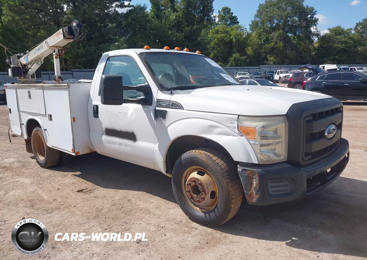 2011 Ford F-350 Chassis Xl