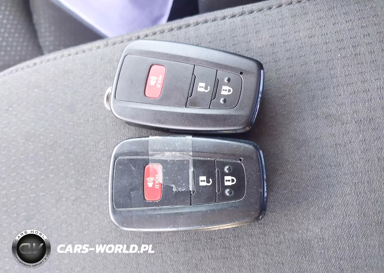 2019 Toyota Prius Le VIN:JTDKARFUXK3094023 - 11
