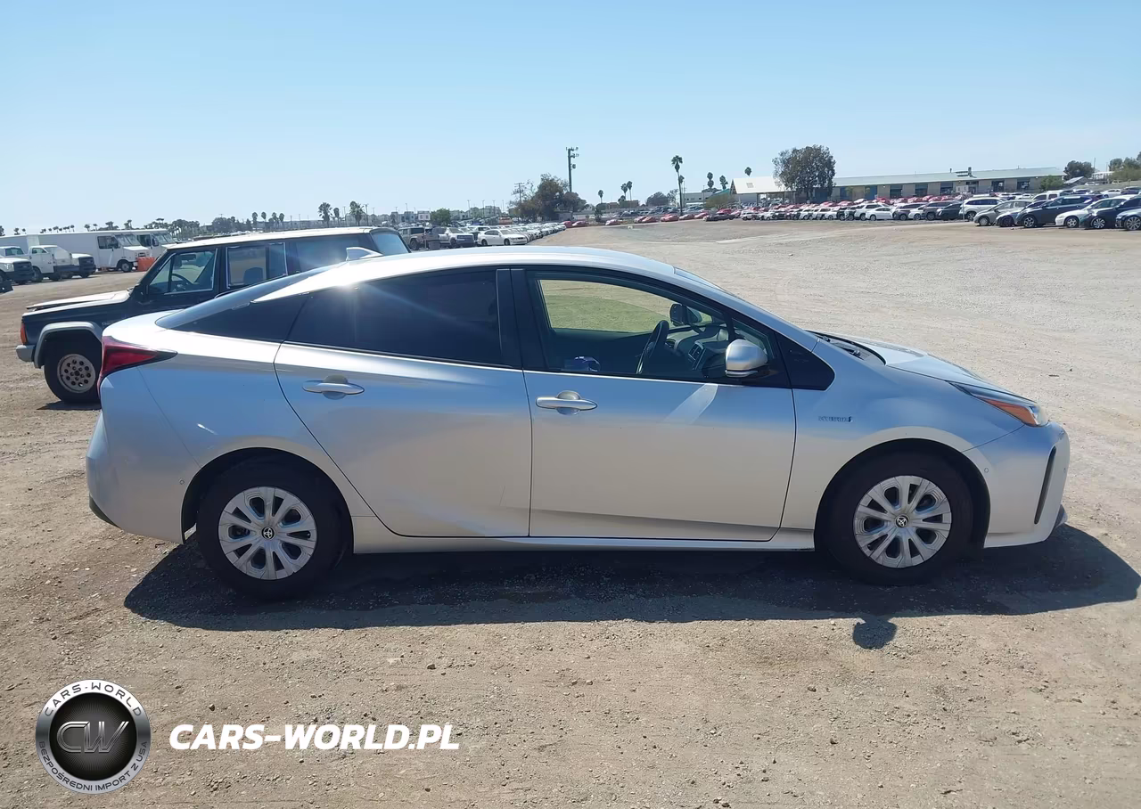 2019 Toyota Prius Le VIN:JTDKARFUXK3094023 - 13
